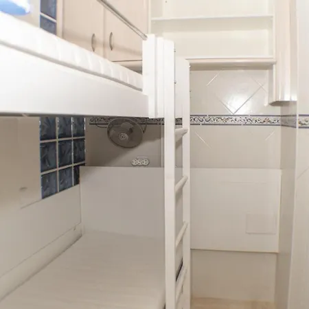 Lider, 44-e Apartment